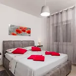 Apartment Stuck In The Moment *
