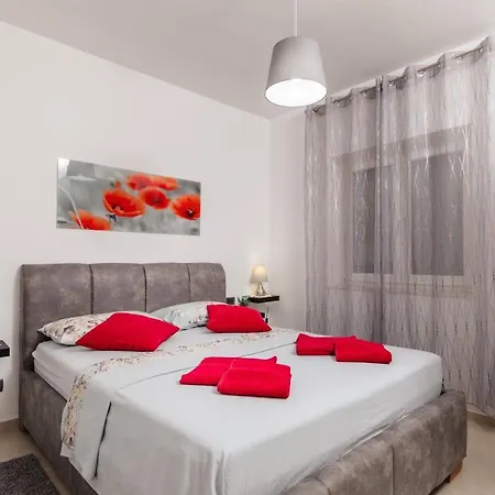 Апартаменты Stuck In The Moment *